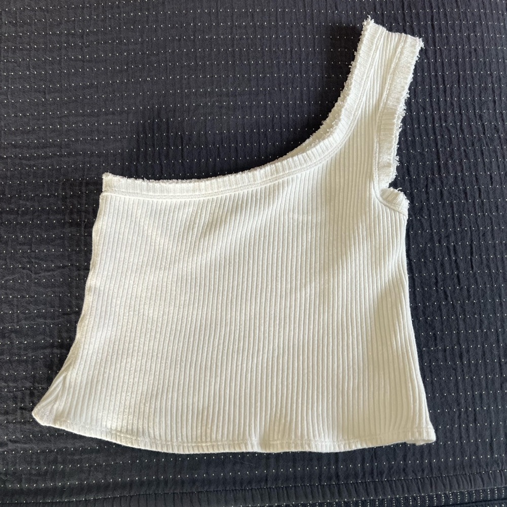 Urban one shoulder tank